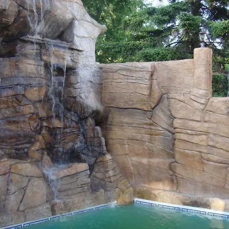 Family Niagara فندق 3*