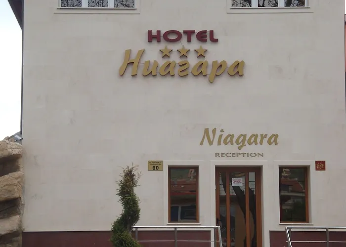 Family Niagara Hotel 3*