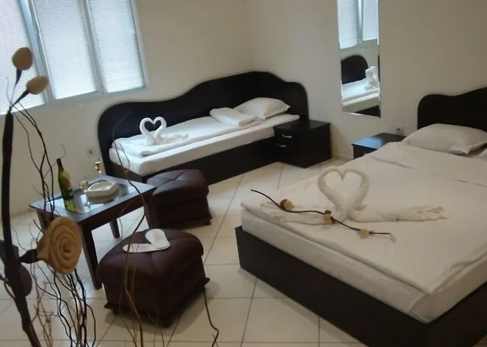 Family Niagara Hotel 3*