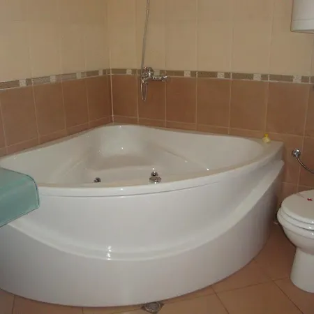 Family Niagara 호텔 3*